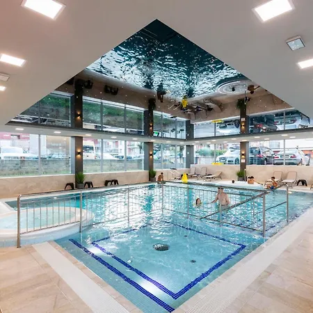 6m W Cenie Basen, Jacuzzi, Silownia, Sala Zabaw, Free Private Parking, Park Rozrywki Hossoland 30 Minut Apartmán